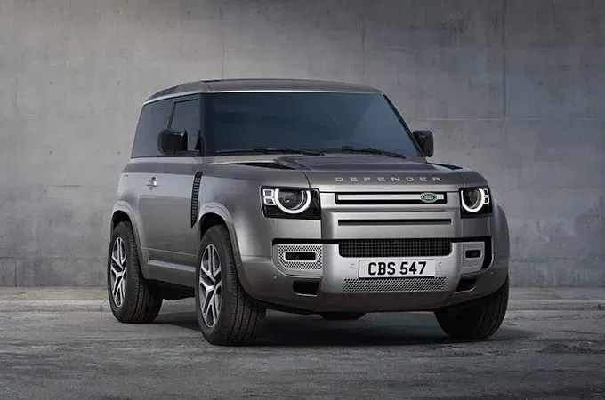 side view of defender 900 xs edition