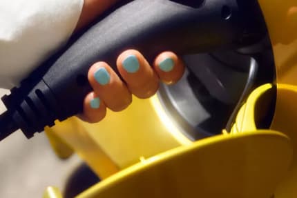 electric hybrid vehicle image 2