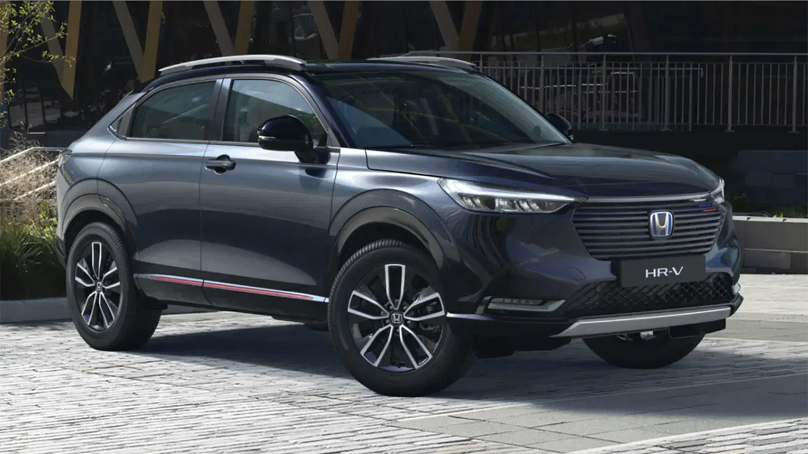 Honda SUV in black parked up